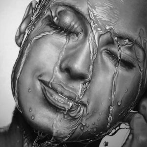 تابلو سیاه قلم جریان آب روی چهره زن سفید پوست