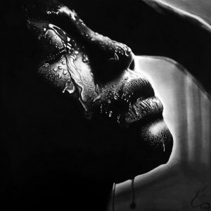تابلو سیاه قلم چهره زن سیاه پوست در تماس با آب
